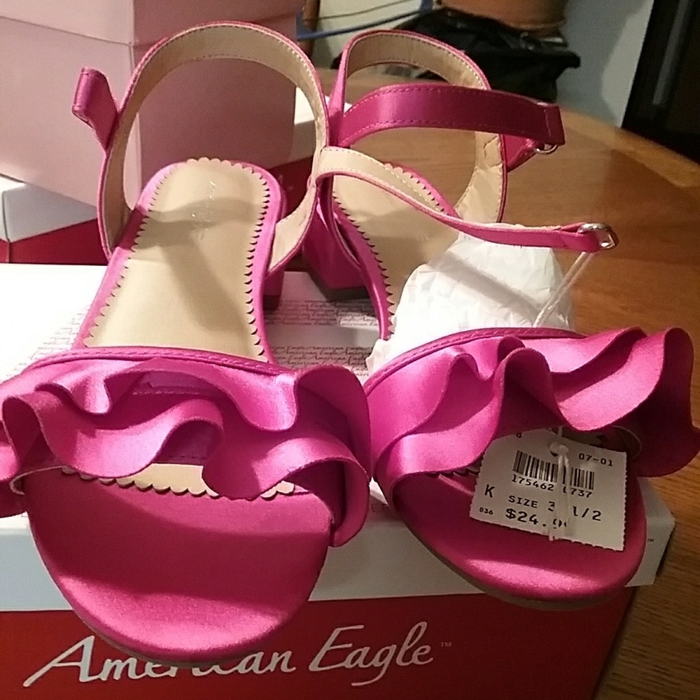 @NWT AMERICA EAGLE SANDALS